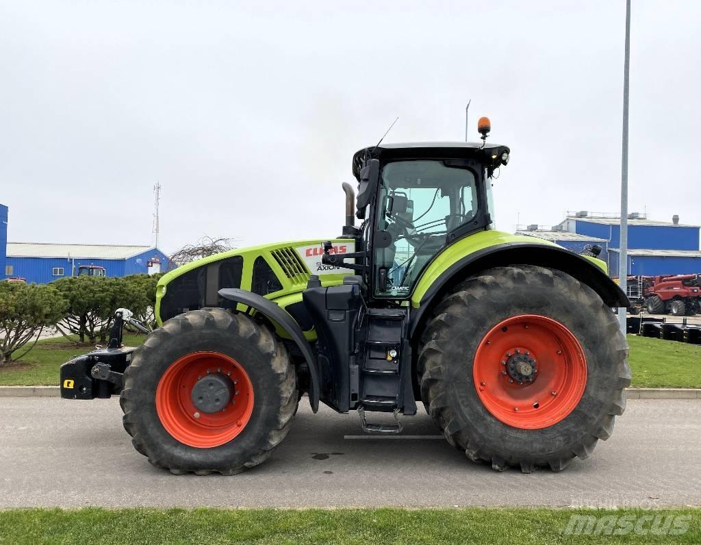 CLAAS Axion 950 Traktorit