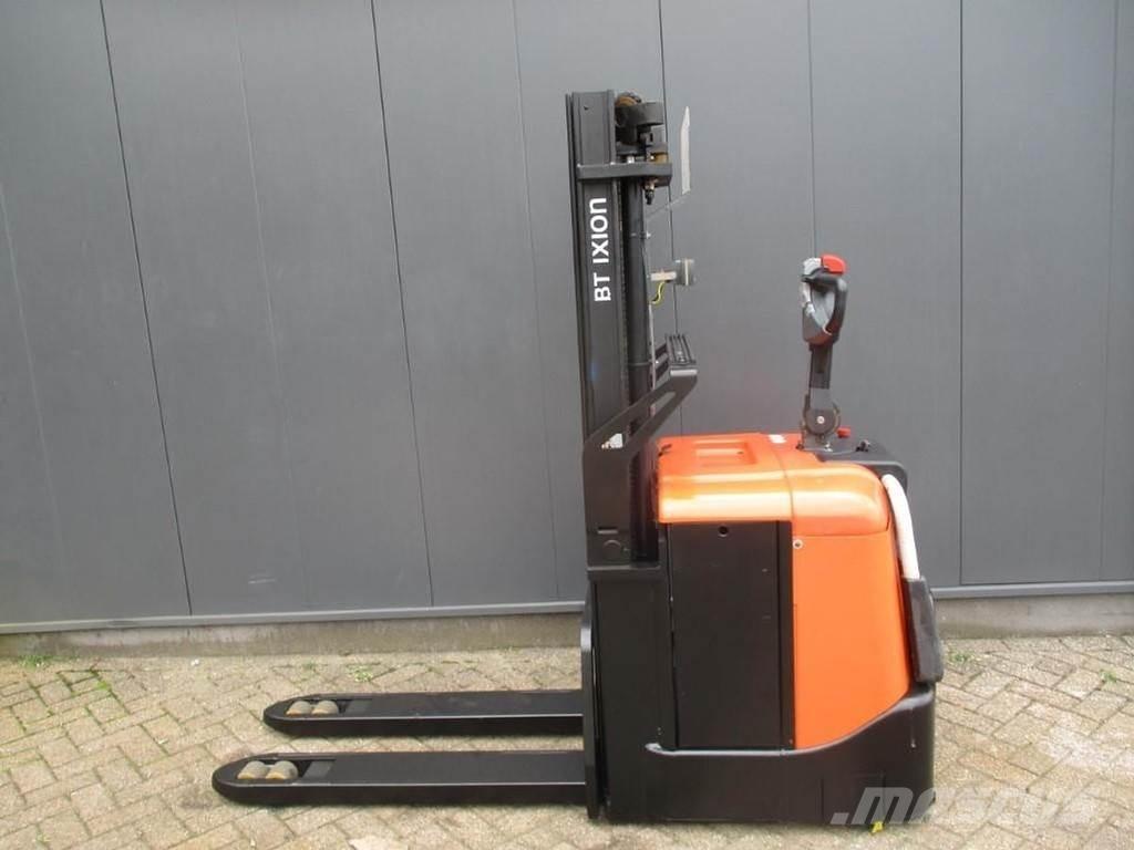 BT SPE125 Lavansiirtotrukit ajotasolla