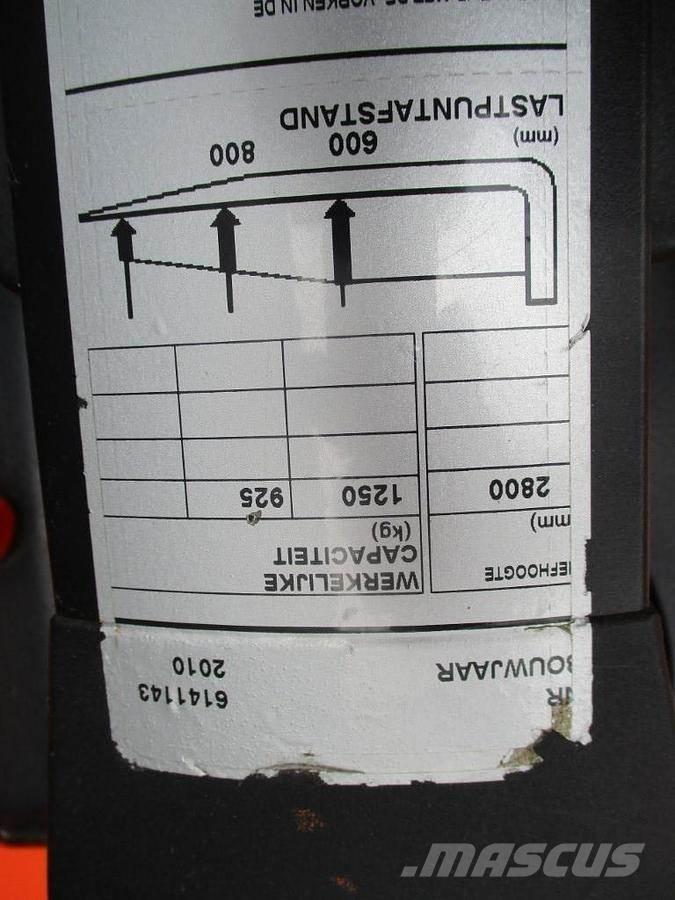 BT SPE125 Lavansiirtotrukit ajotasolla