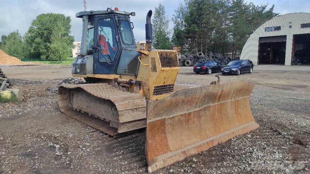 Komatsu D41P-6 Telaketjupuskutraktorit