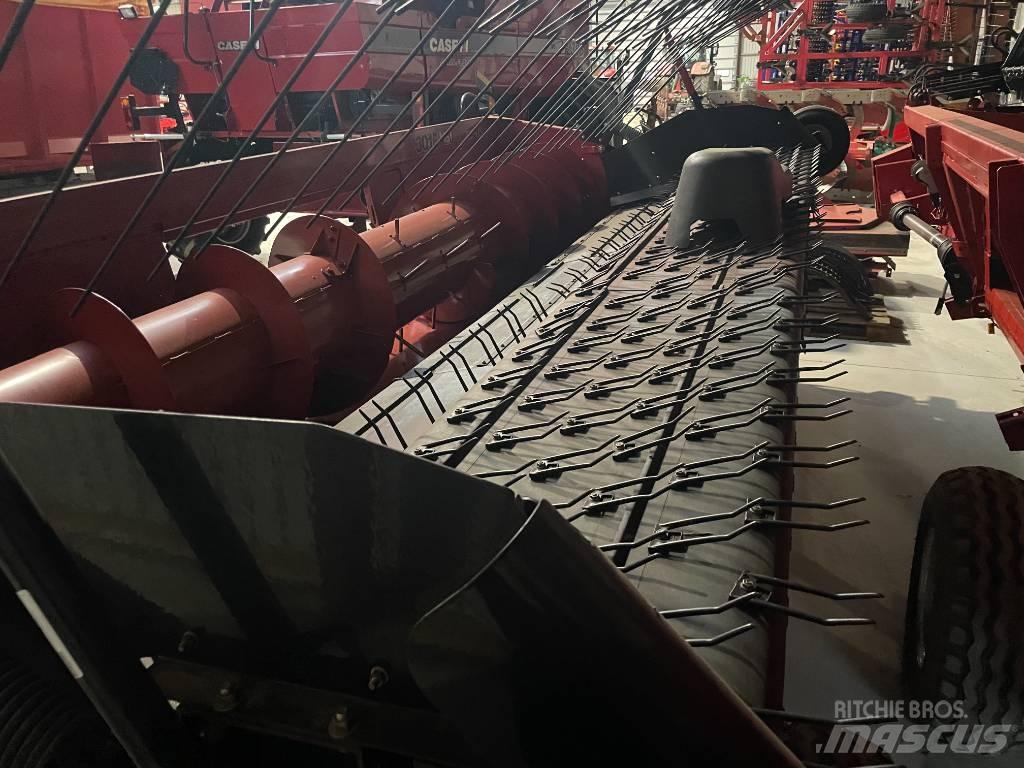 Case IH 3016 Leikkuupöydät