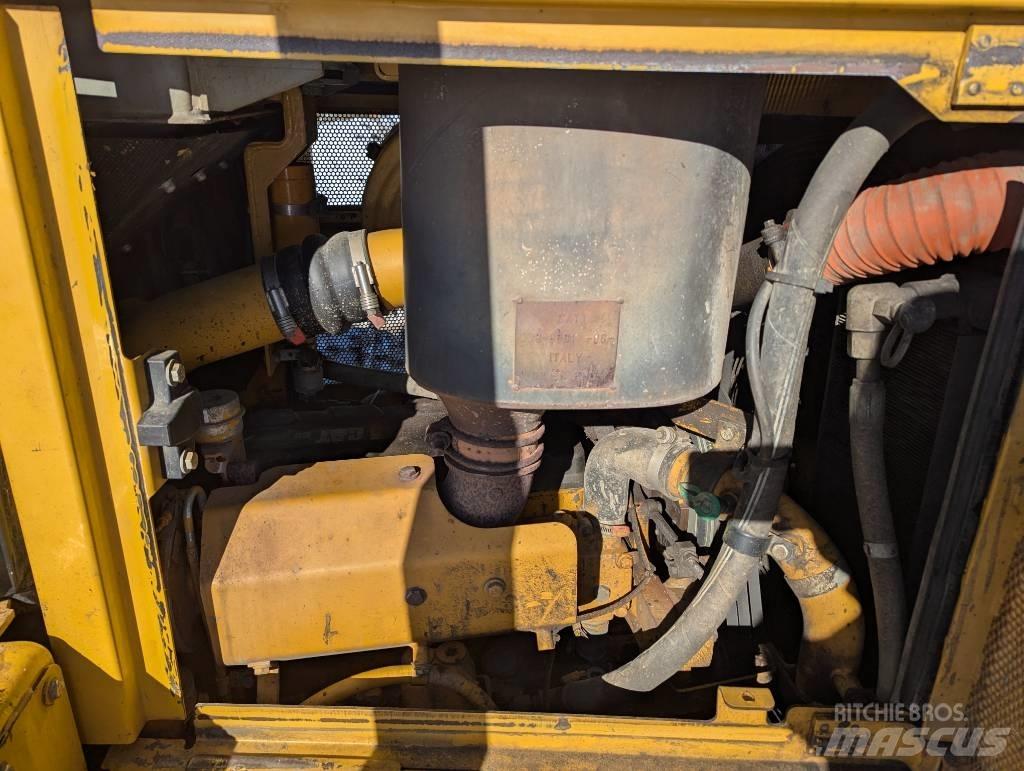 CAT D 6 T LGP Telaketjupuskutraktorit