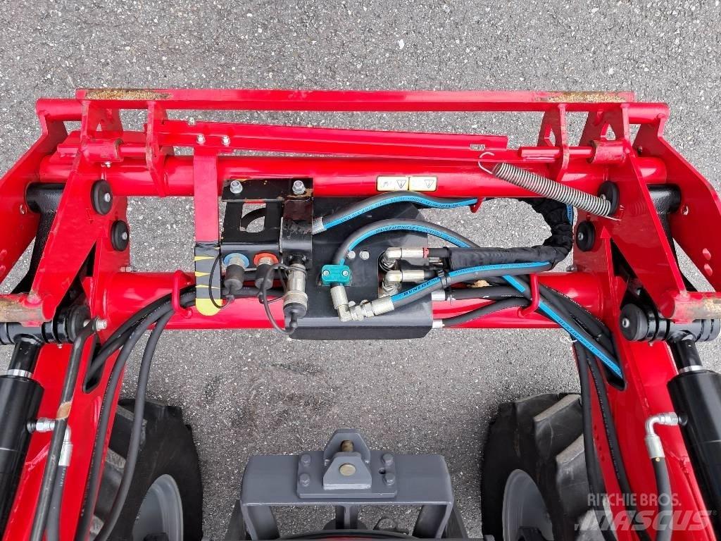 Massey Ferguson 4707 Traktorit