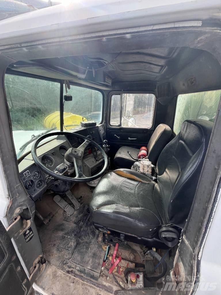 Mack RD 688 Vesisäiliöautot
