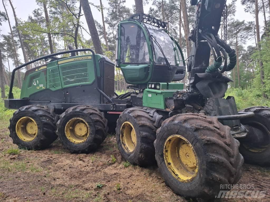 John Deere 1270 G Harvesterit
