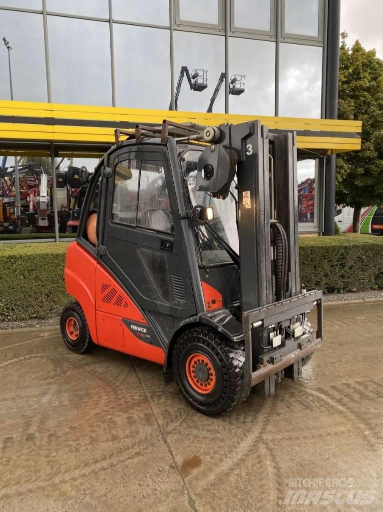 Linde H30CNG-02 Nestekaasutrukit