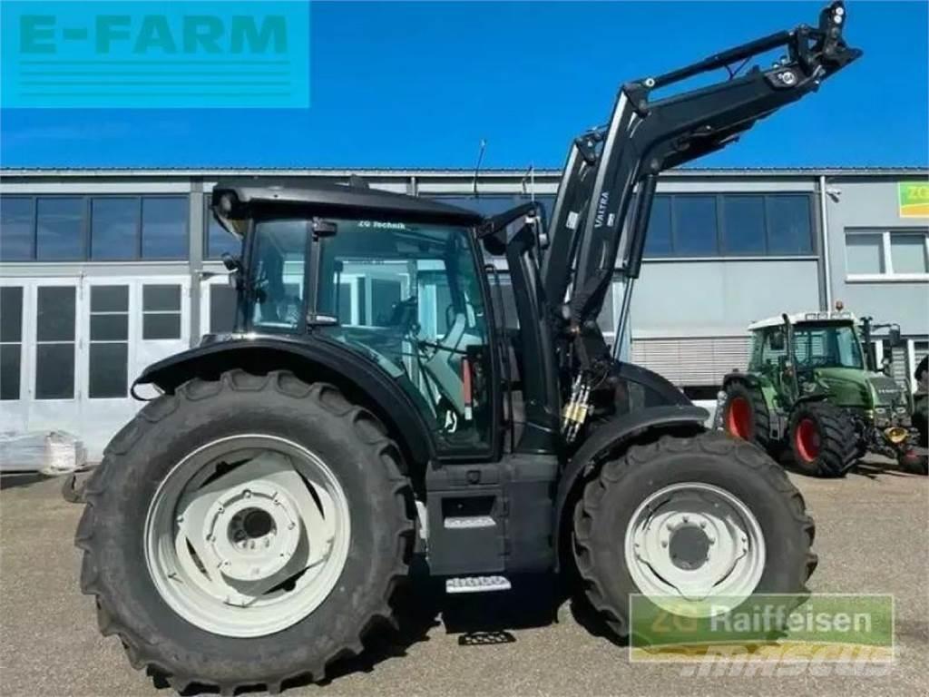 Valtra g135v 1b9 Traktorit