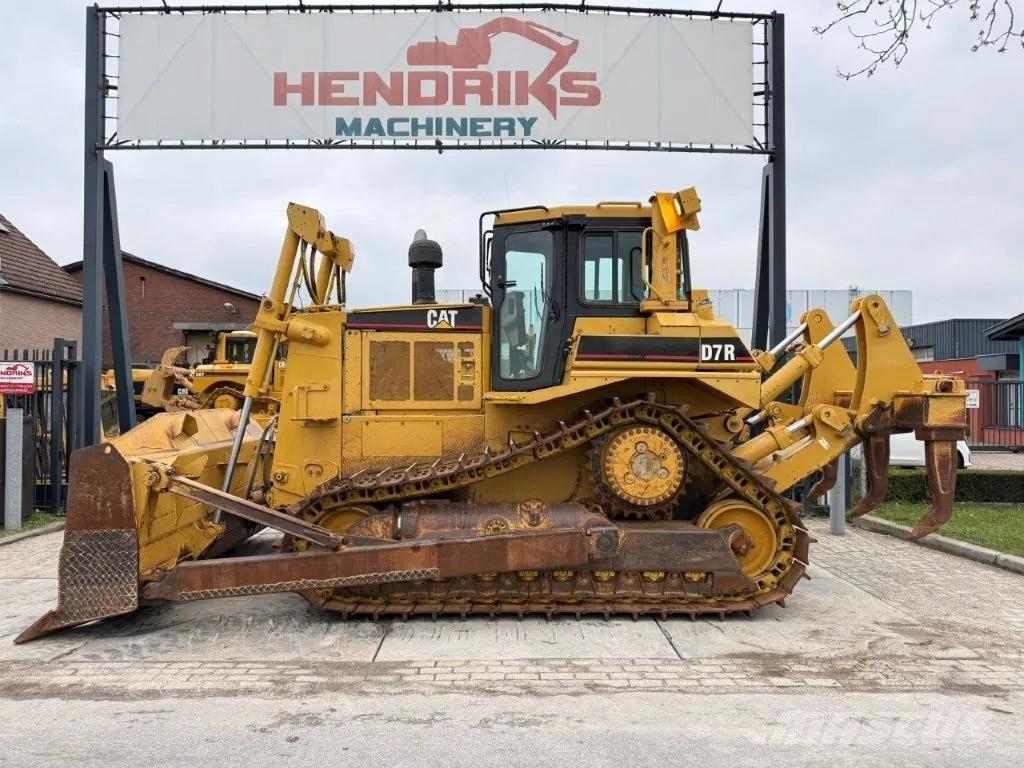 CAT D7R Telaketjupuskutraktorit