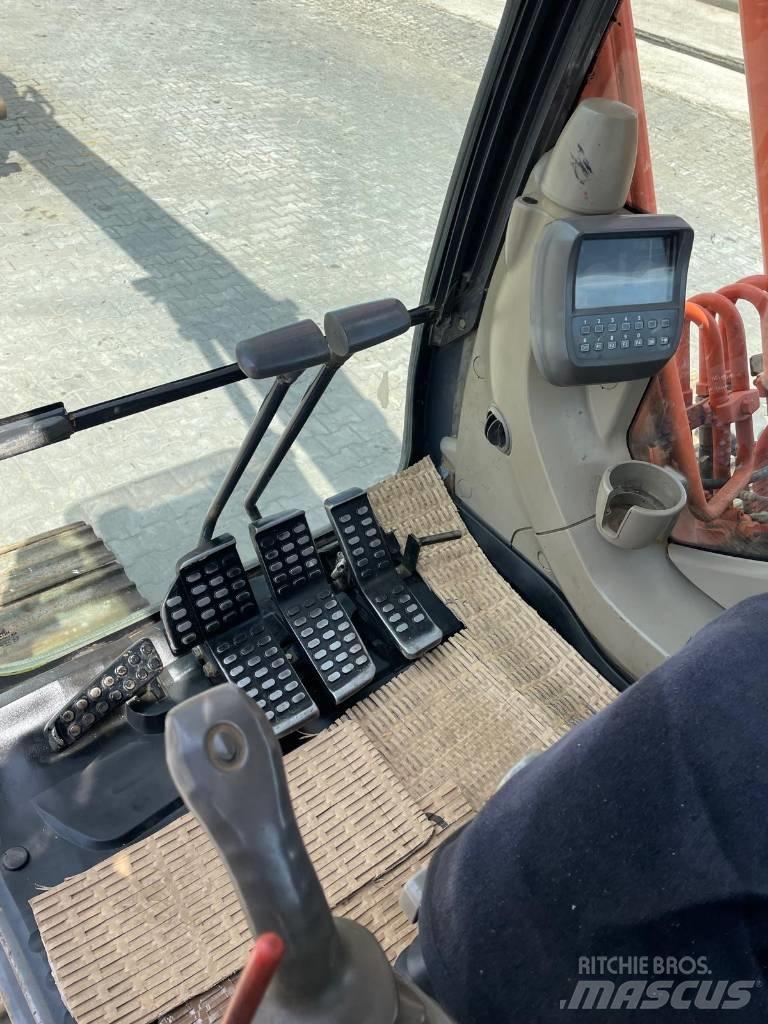 Hitachi ZX 180 Telakaivukoneet