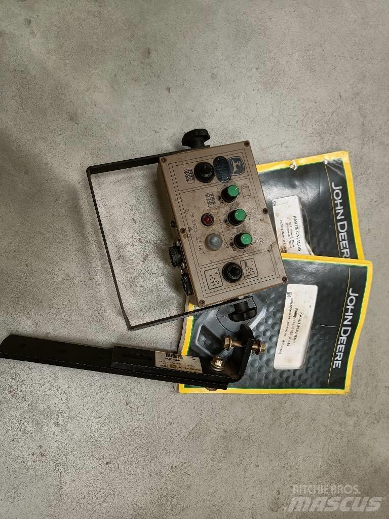 John Deere 623N Pyöröpaalaimet