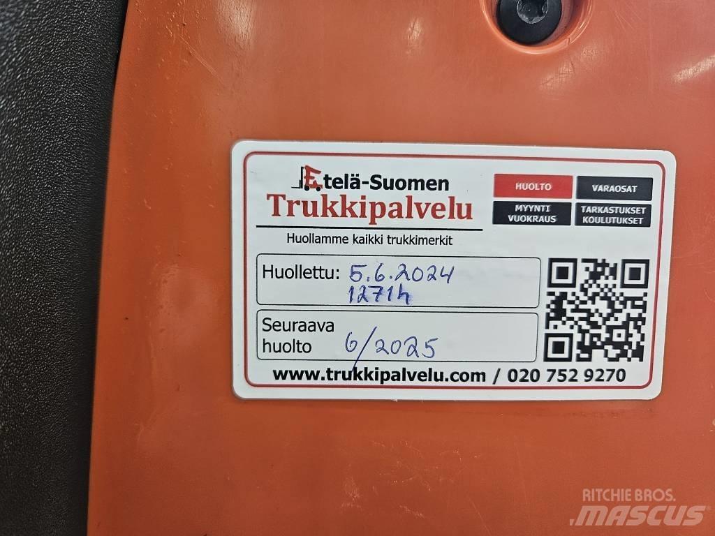 Toyota LWE 200 Lavansiirtotrukit ajotasolla