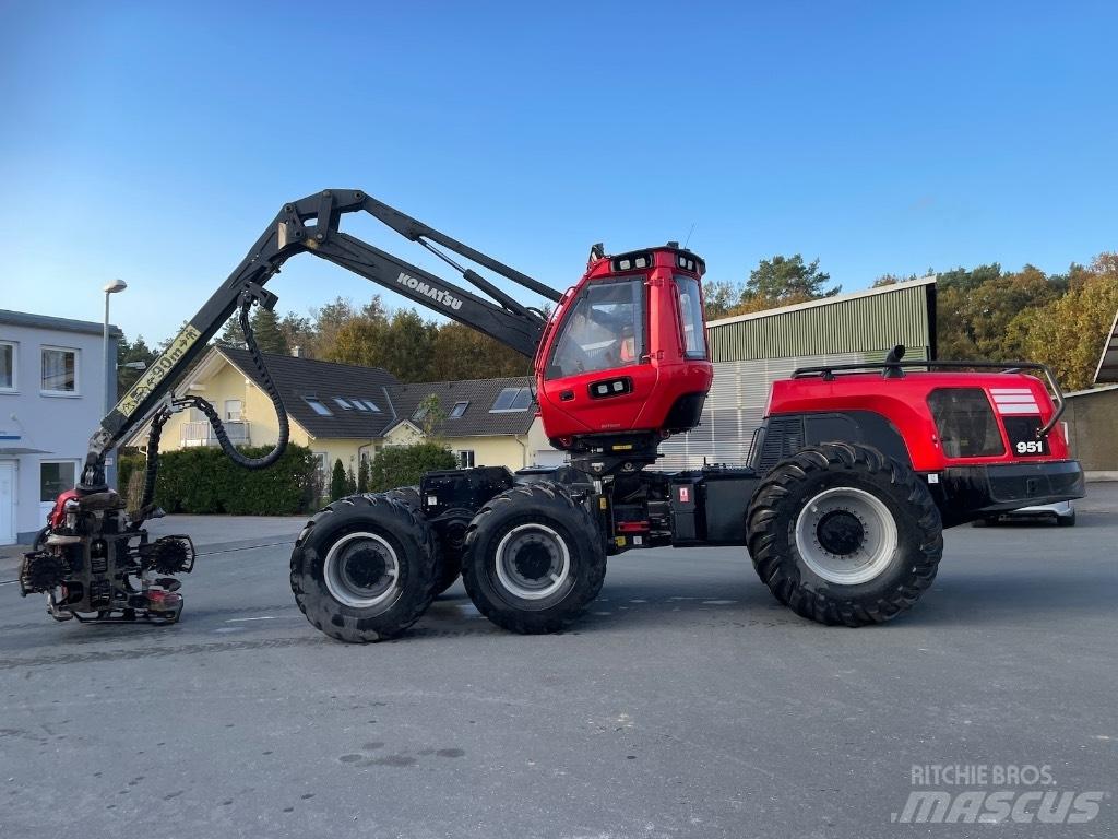 Komatsu 951 Harvesterit