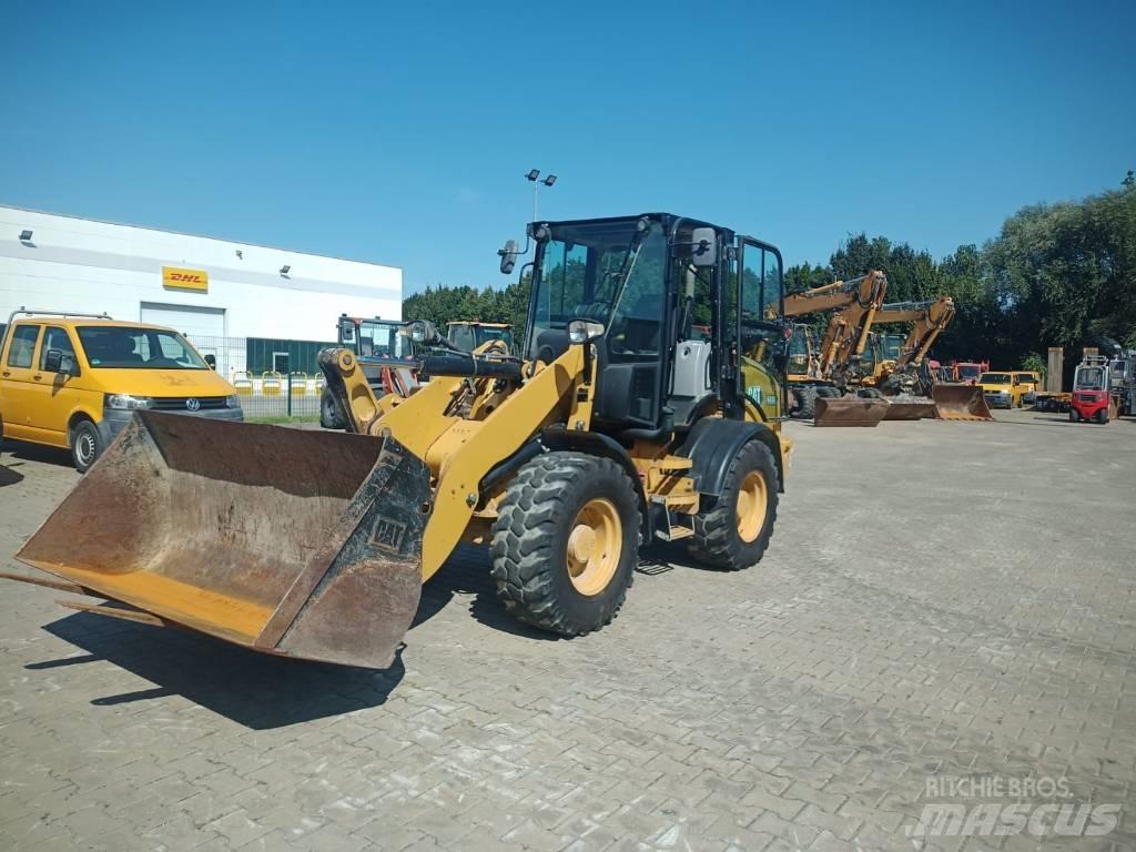 CAT 908 M Pyöräkuormaajat