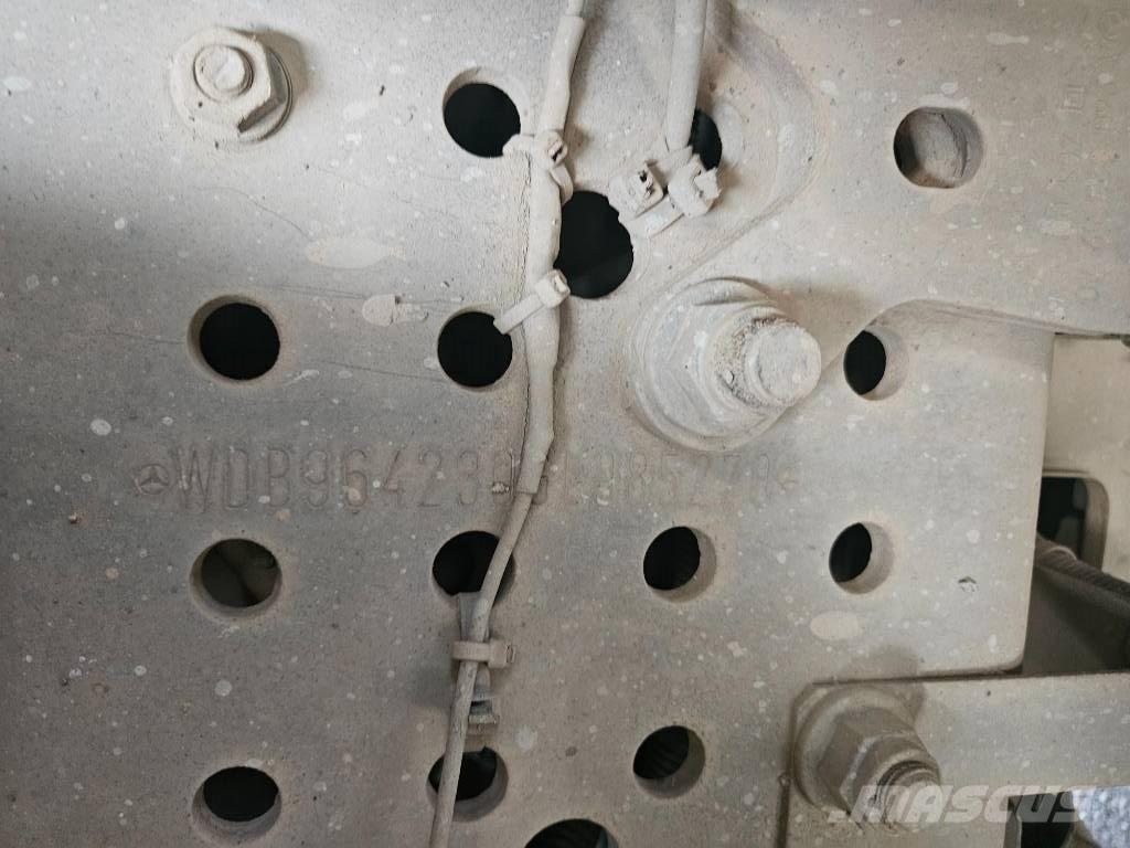 Mercedes-Benz 3951K Minidumpperit