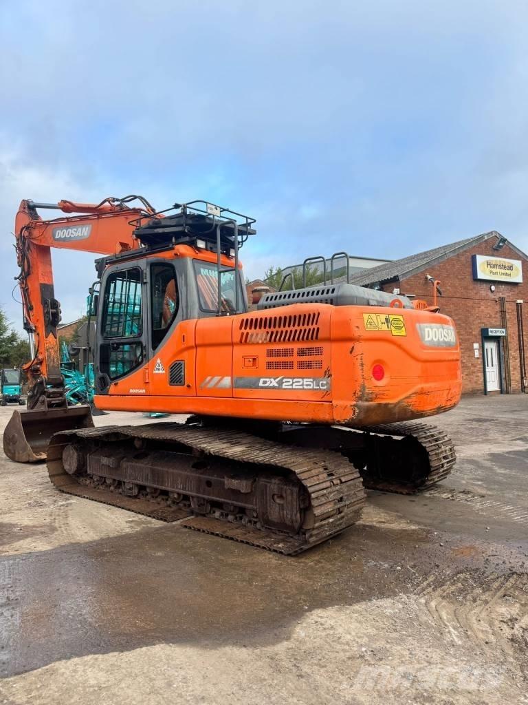 Doosan DX 225 LC Telakaivukoneet