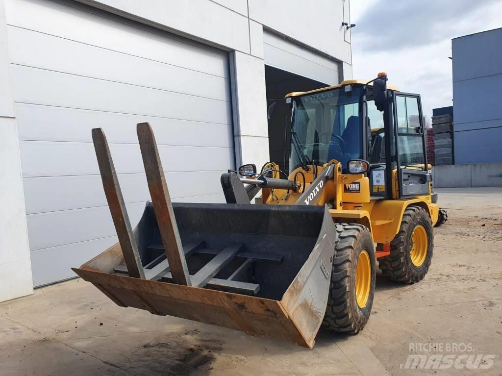 Volvo L 30 G Mobiilimurskaimet