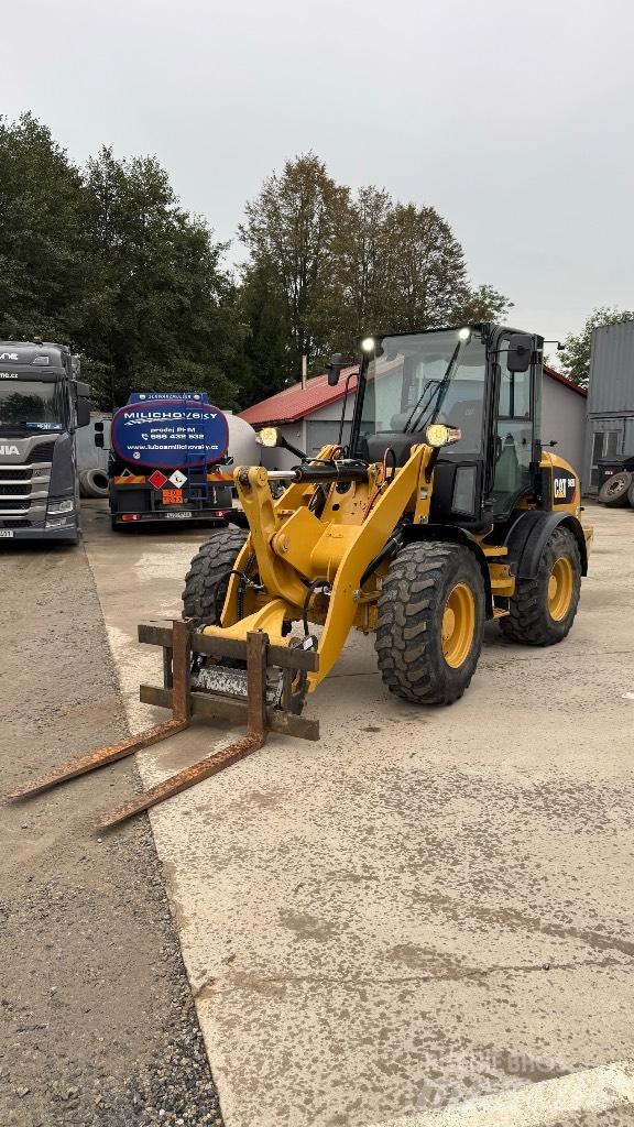 CAT 908 Pyöräkuormaajat