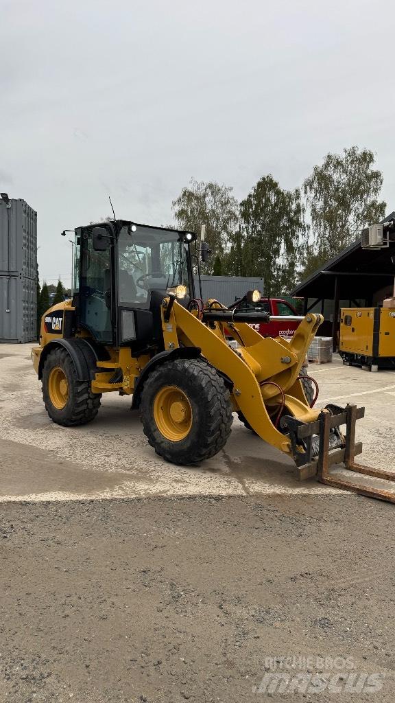 CAT 908 Pyöräkuormaajat