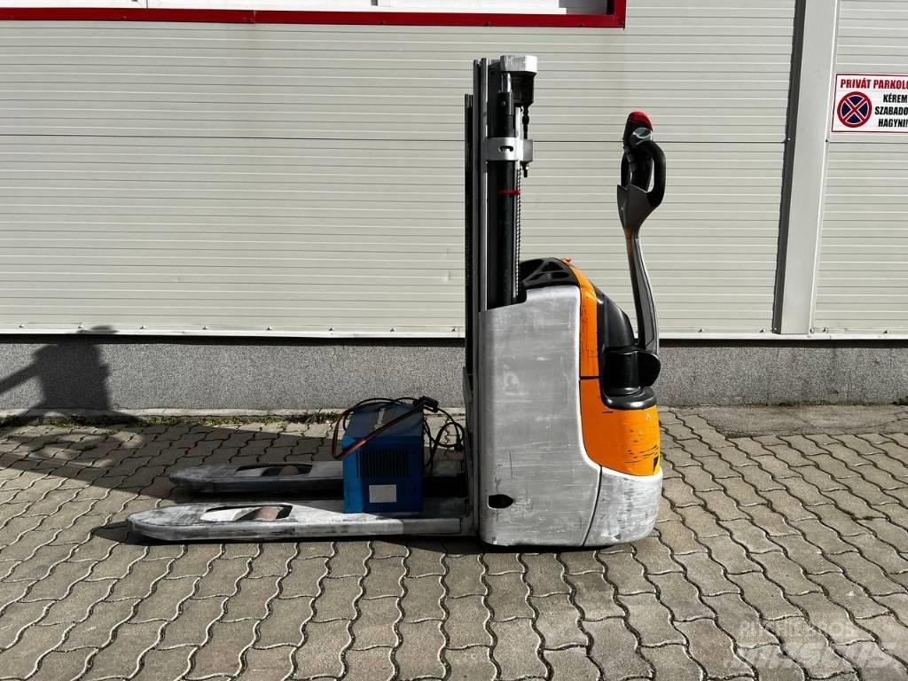 Still EXV 10 Käyden ajettavat pinoamistrukit