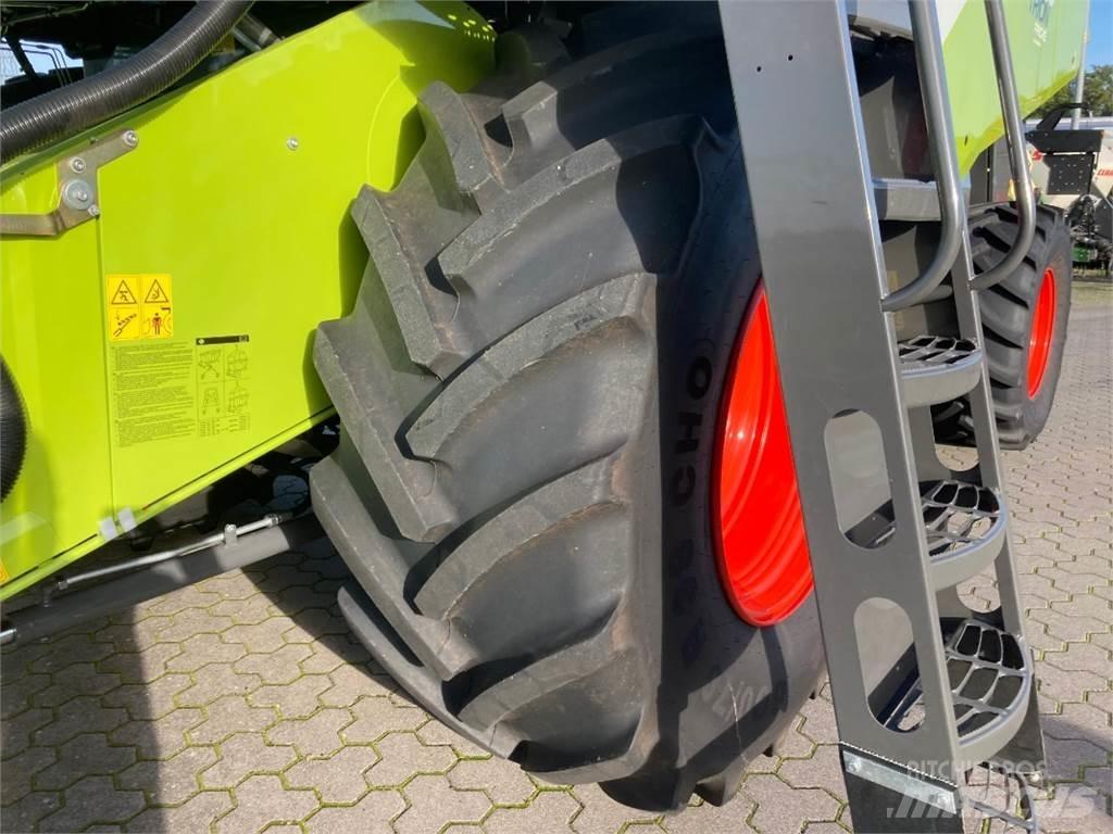 CLAAS Trion 730 Leikkuupuimurit