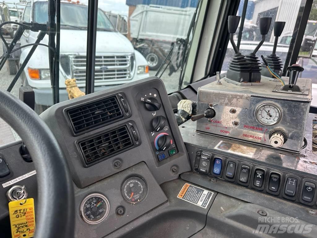 Mack MRU613 Jäteautot