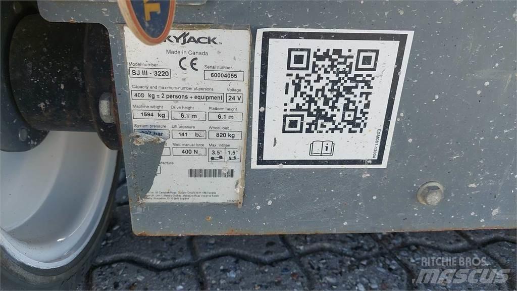 SkyJack SJIII3220 Saksilavat