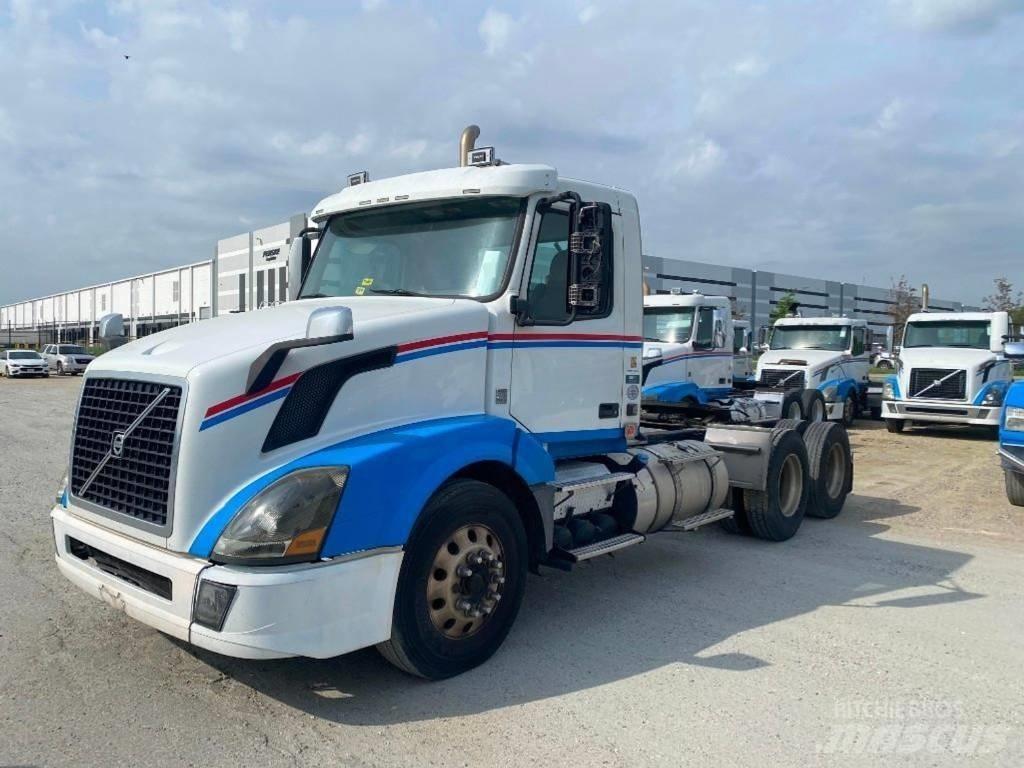 Volvo VNL Vetopöytäautot