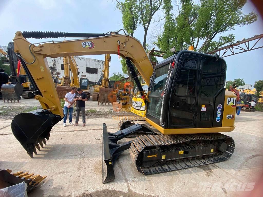 CAT 307 E Midikaivukoneet 7t - 12t