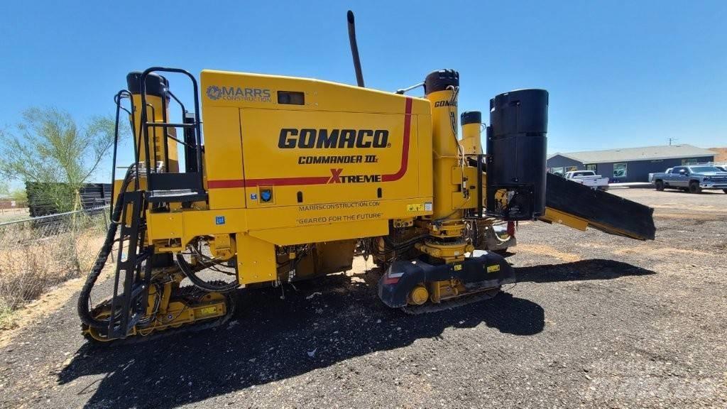 Gomaco Commander III Betonin levittäjät