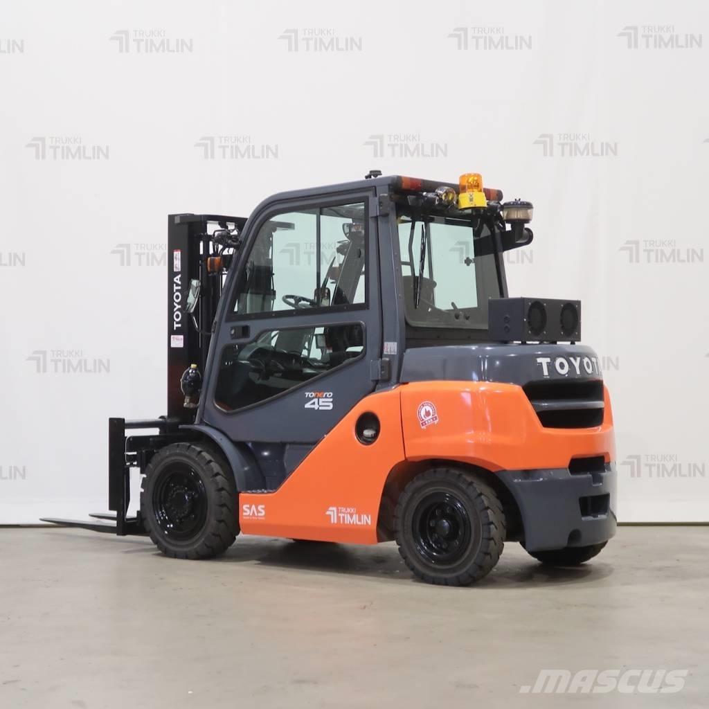 Toyota 40-8FD40N Dieseltrukit