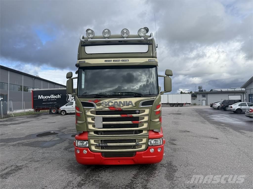 Scania R580 8X2 Umpikorikuorma-autot