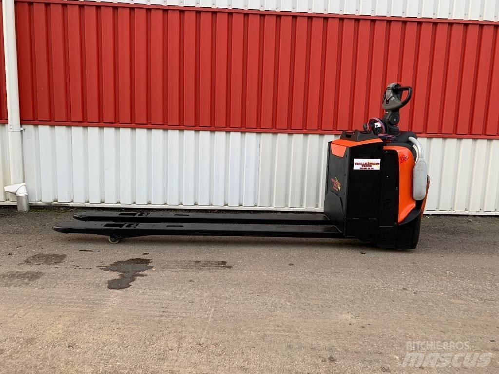 BT LPE 200 Lavansiirtotrukit ajotasolla