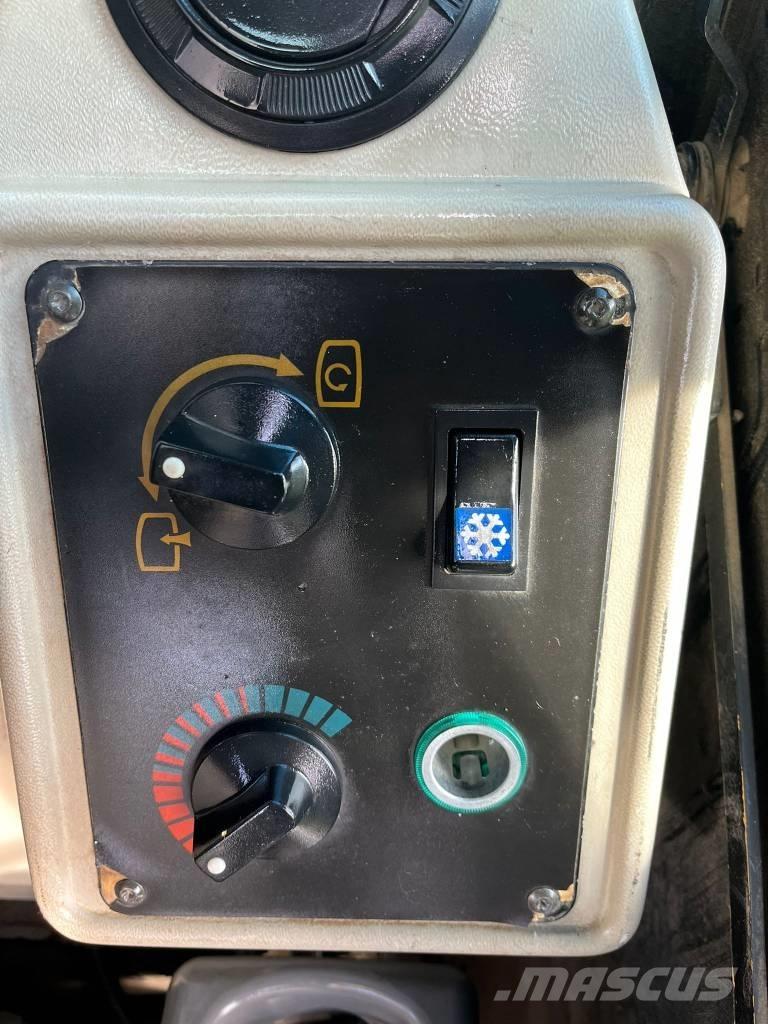 JCB JS 160 W Pyöräkaivukoneet