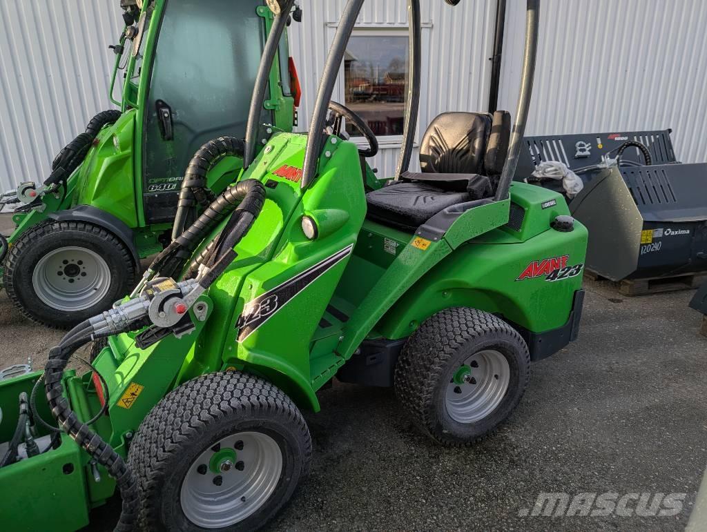 Avant 423 Liukuohjatut kuormaajat