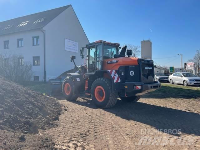 Doosan DL 200 Pyöräkuormaajat