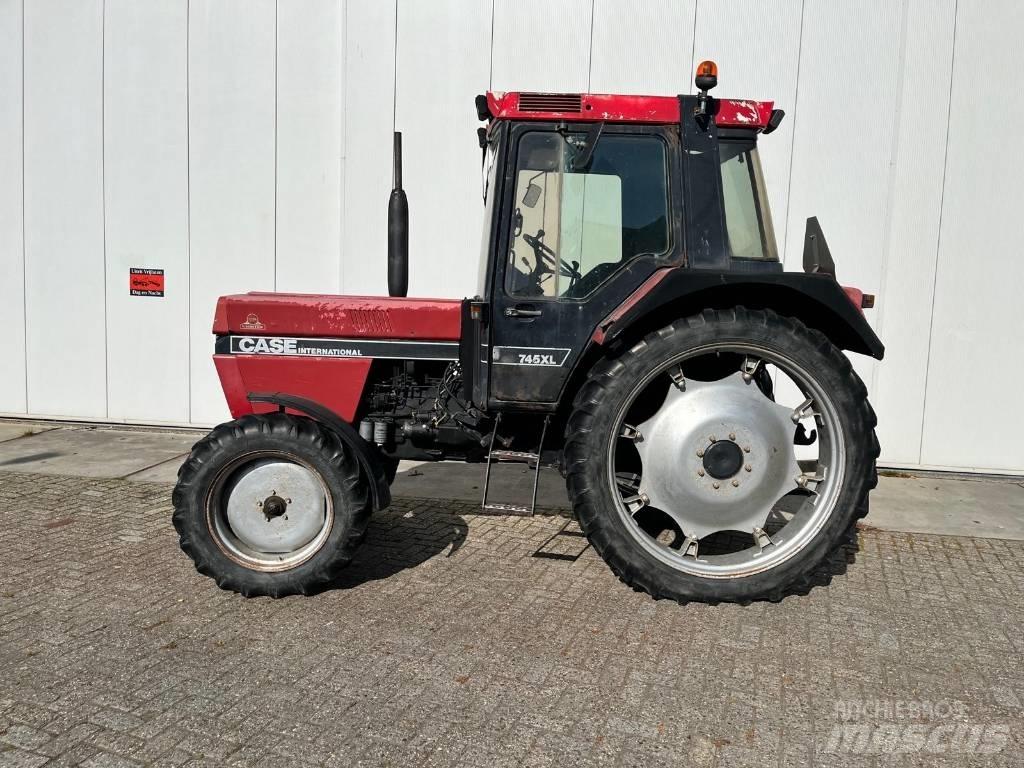 Case IH 745XL Traktorit