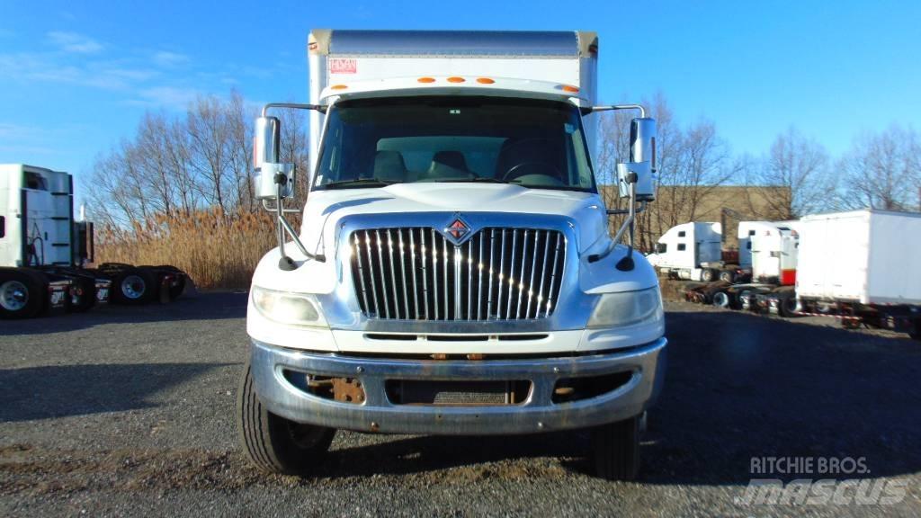 International 4300 Umpikorikuorma-autot