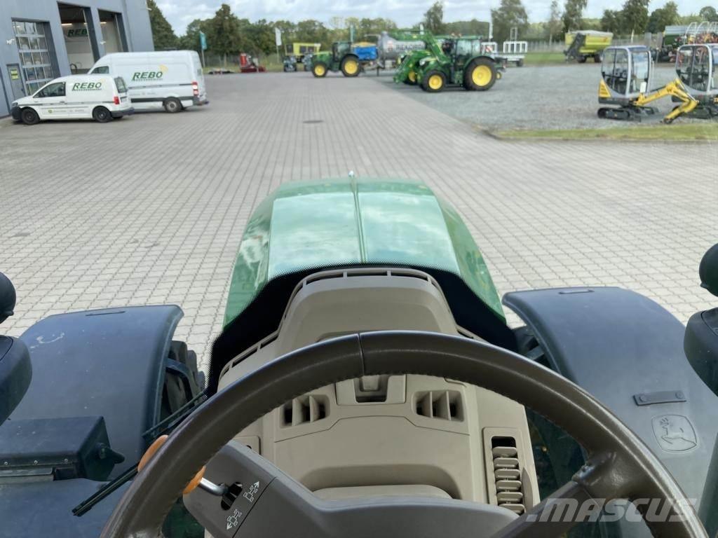 John Deere 6R215 Traktorit