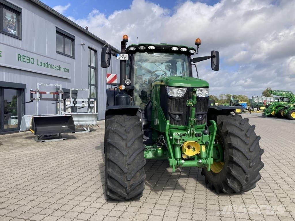 John Deere 6R215 Traktorit