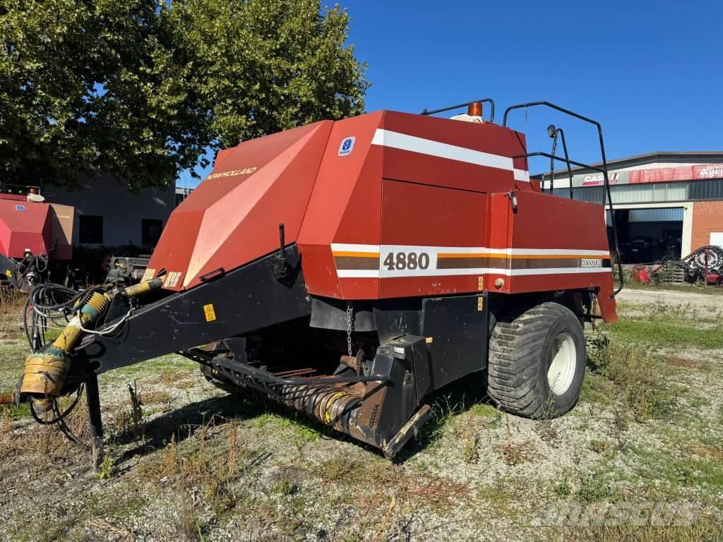 Hesston 4880 Kanttipaalaimet