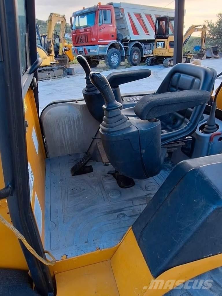 JCB 1CX Kaivurikuormaajat