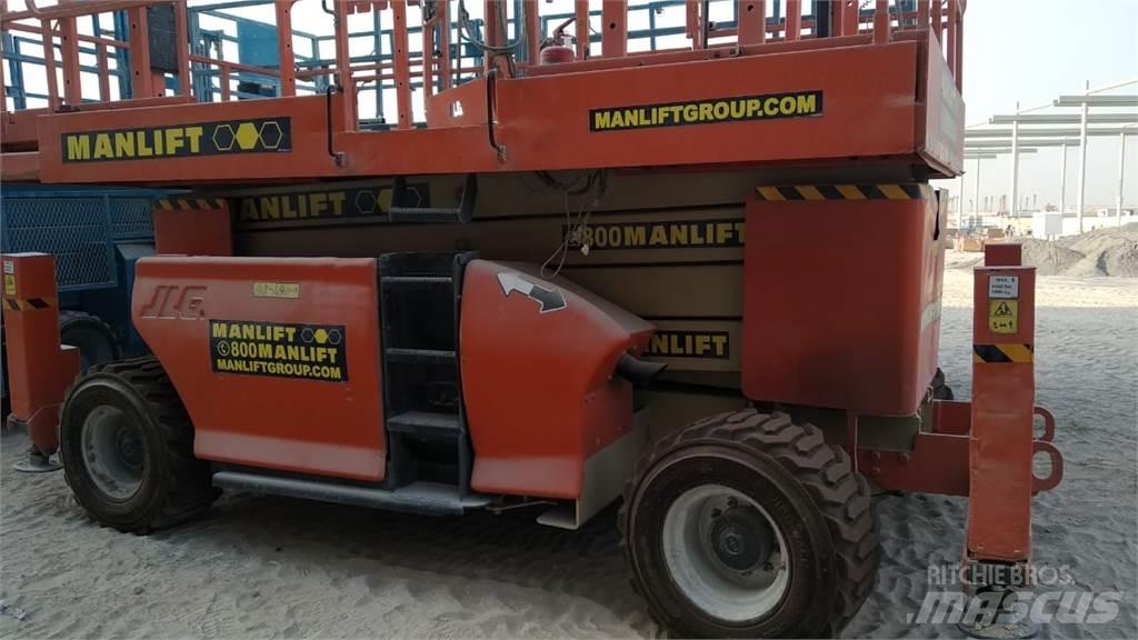 JLG 4394RT Saksilavat