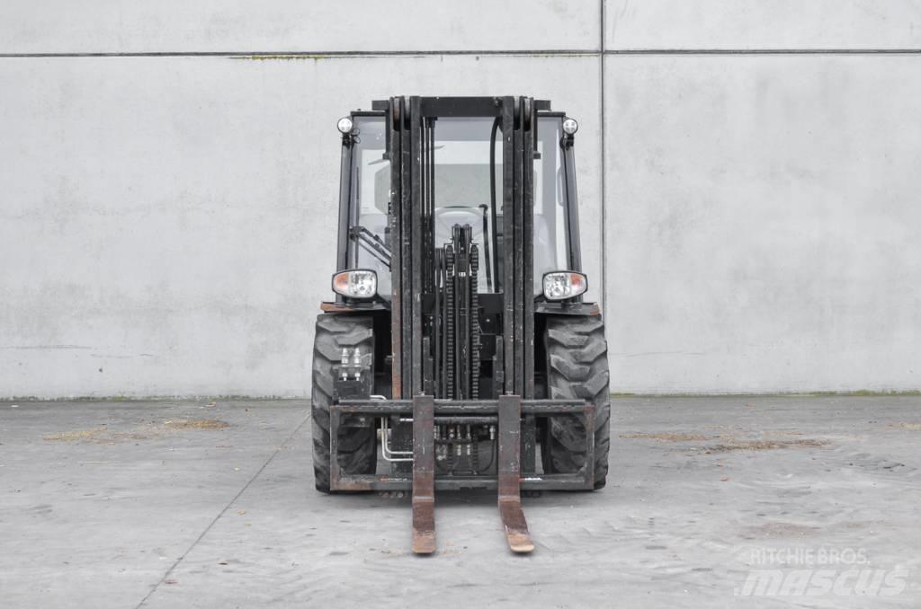 Manitou MC 25-4 D Dieseltrukit