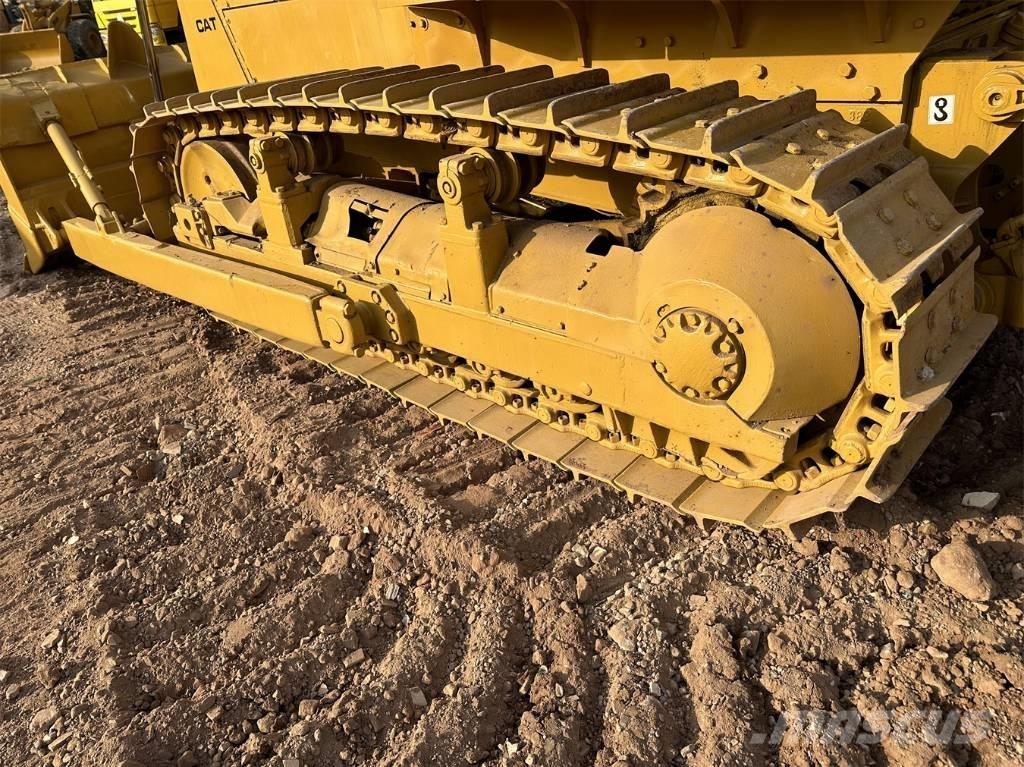 CAT D6G Telaketjupuskutraktorit