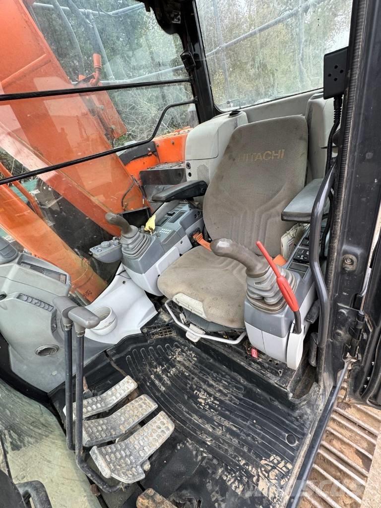 Hitachi ZX 135 US-5B Telakaivukoneet