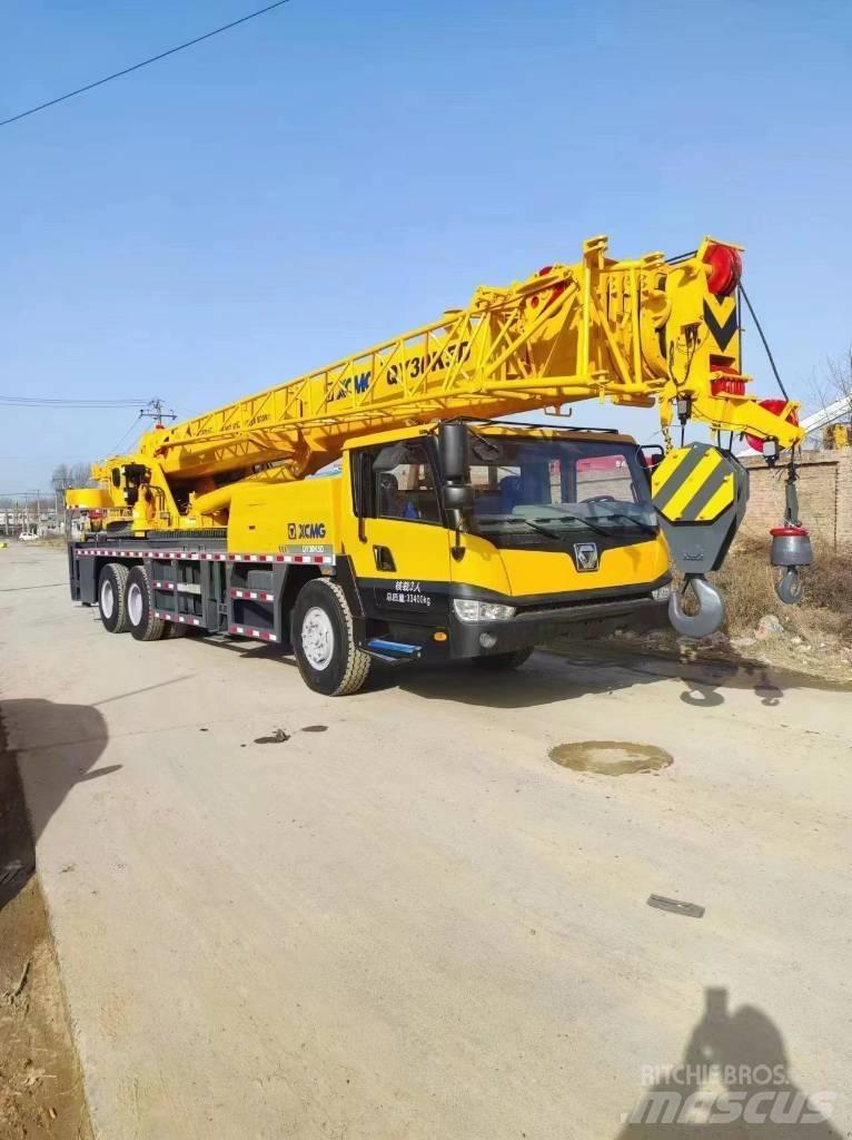 XCMG QY30T Mobiilinosturit