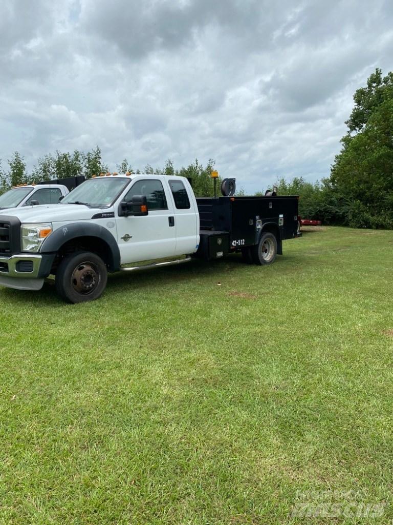 Ford F 550 Lava-autot