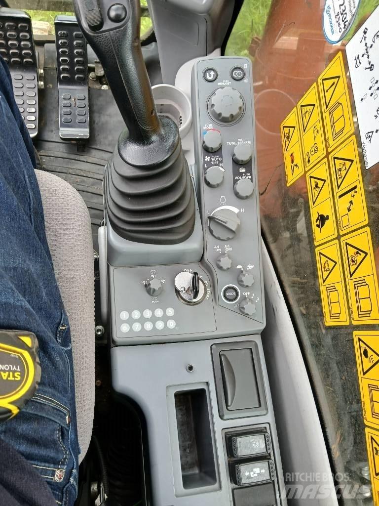 Hitachi ZX 135 US-6 Telakaivukoneet