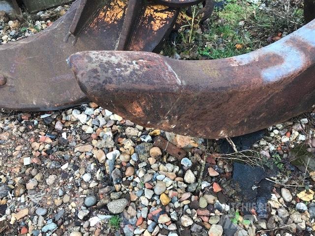 Liebherr Ripper Muut