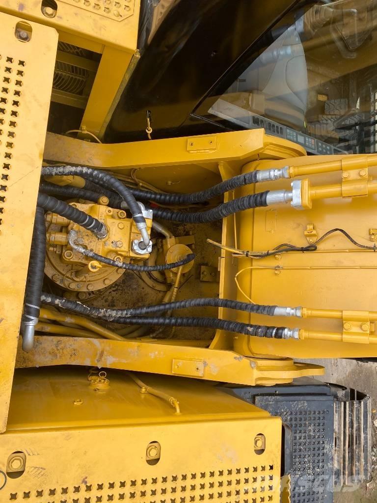 CAT 330 D Telakaivukoneet